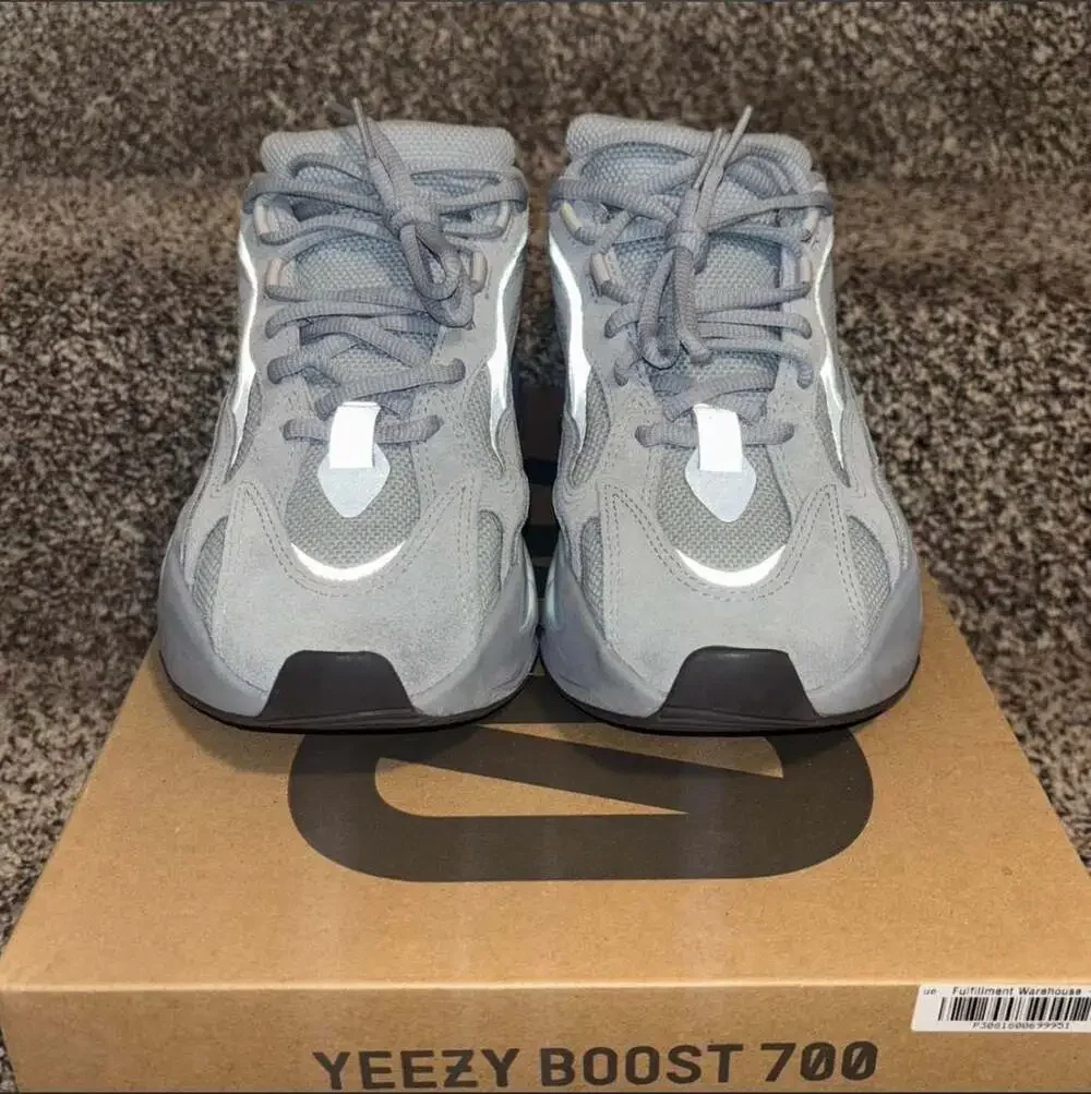 Adidas Yeezy Boost 700 V2 ‘Hospital Blue’ Sz. 8 men’s *Like new w/ box.